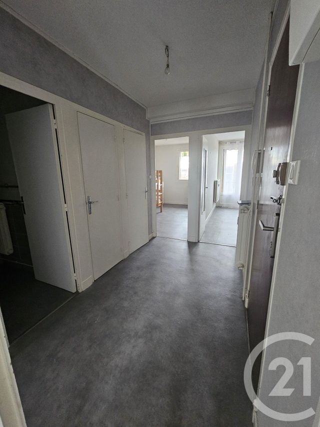 Appartement &agrave; louer - 3 pi&egrave;ces - 55,53 m2 - Montlucon - 03 - AUVERGNE