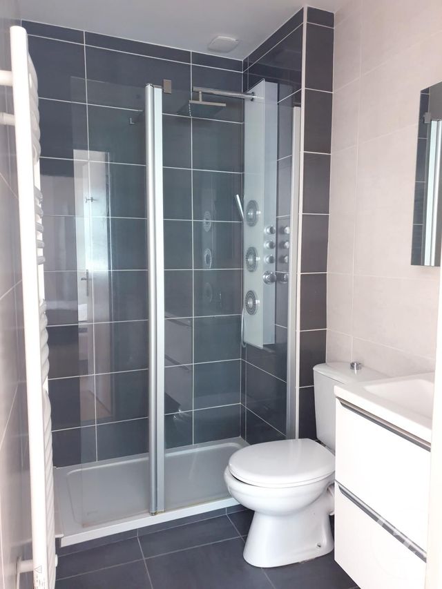 Appartement &agrave; louer - 2 pi&egrave;ces - 30 m2 - Montlucon - 03 - AUVERGNE