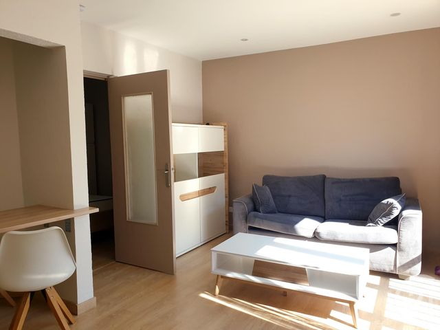 Appartement &agrave; louer - 2 pi&egrave;ces - 30 m2 - Montlucon - 03 - AUVERGNE