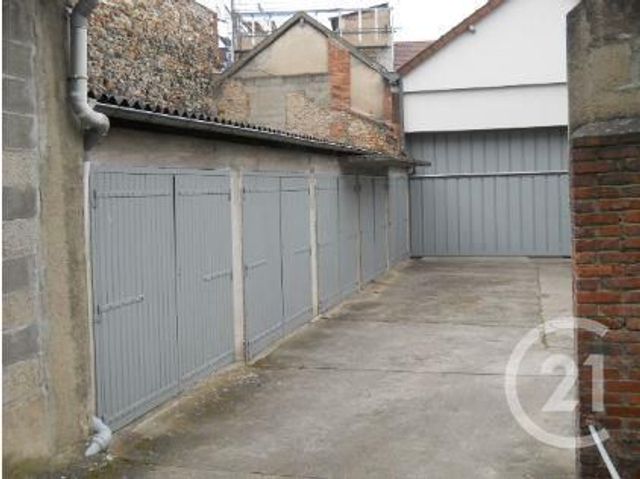 Parking &agrave; louer - 12 m2 - Montlucon - 03 - AUVERGNE