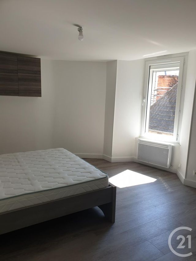 Appartement T2 &agrave; louer - 2 pi&egrave;ces - 52,24 m2 - Montlucon - 03 - AUVERGNE