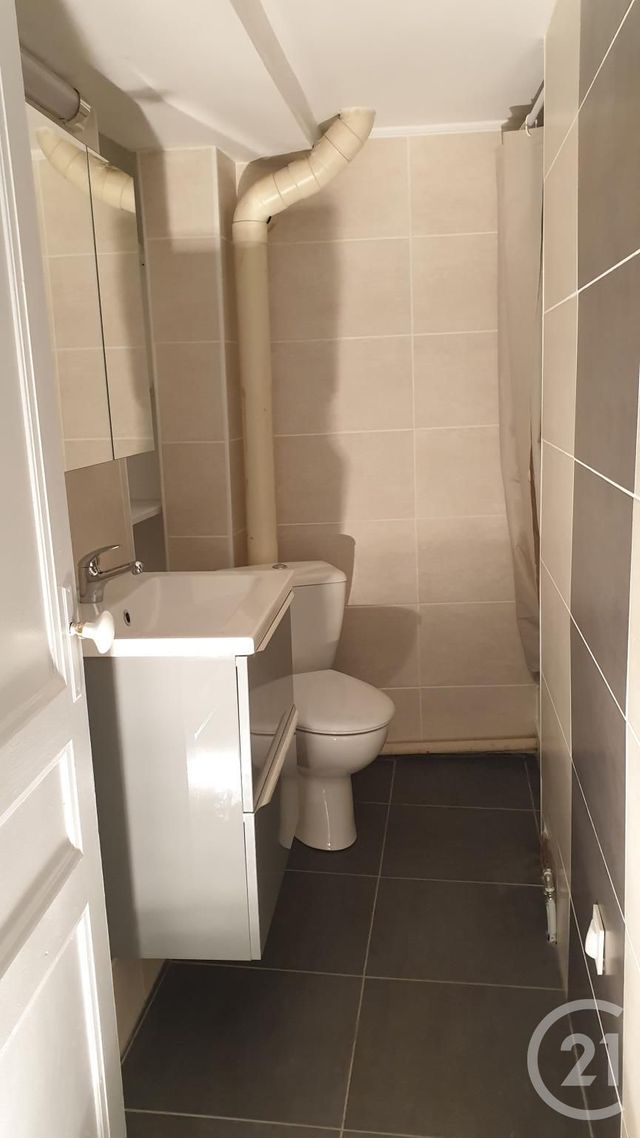 Appartement T2 &agrave; louer - 2 pi&egrave;ces - 52,24 m2 - Montlucon - 03 - AUVERGNE
