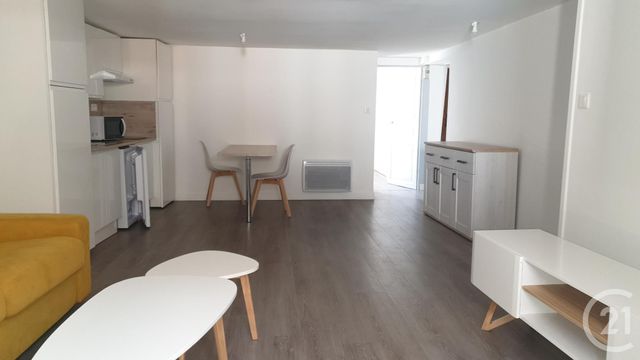 Appartement T2 &agrave; louer - 2 pi&egrave;ces - 52,24 m2 - Montlucon - 03 - AUVERGNE