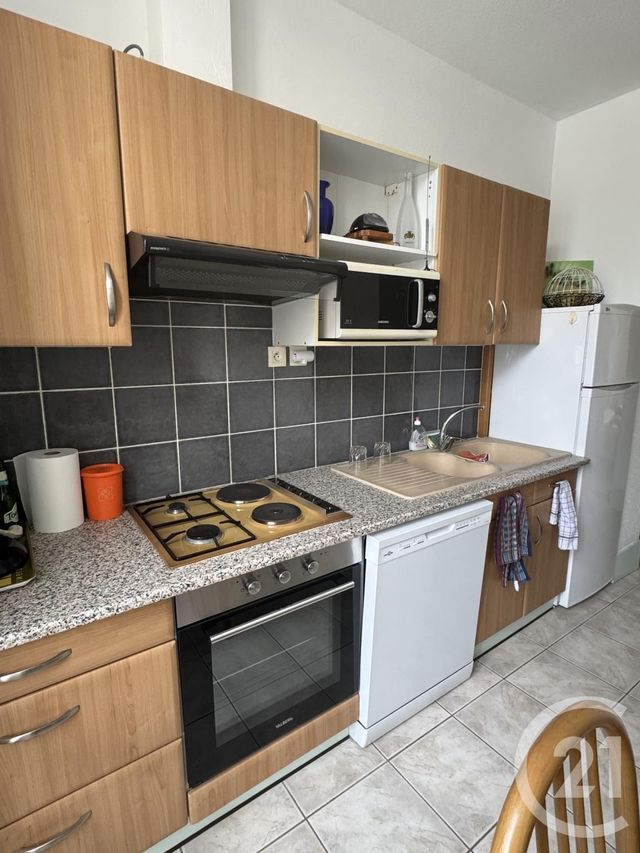 Appartement F3 &agrave; louer - 3 pi&egrave;ces - 58 m2 - Neris Les Bains - 03 - AUVERGNE