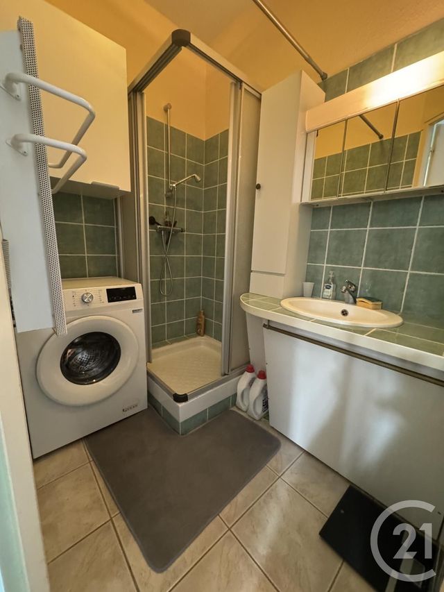 Appartement F3 &agrave; louer - 3 pi&egrave;ces - 58 m2 - Neris Les Bains - 03 - AUVERGNE