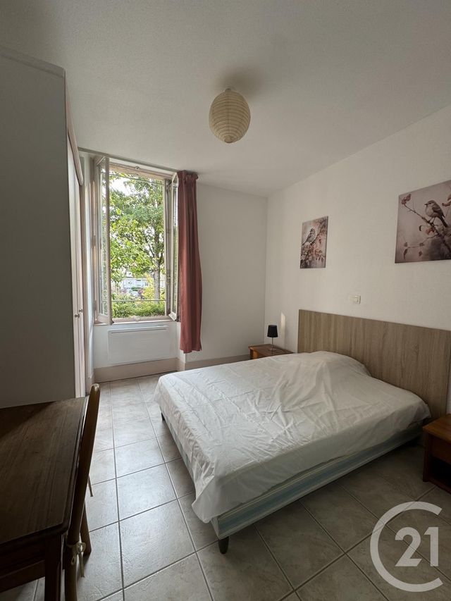 Appartement F3 &agrave; louer - 3 pi&egrave;ces - 58 m2 - Neris Les Bains - 03 - AUVERGNE