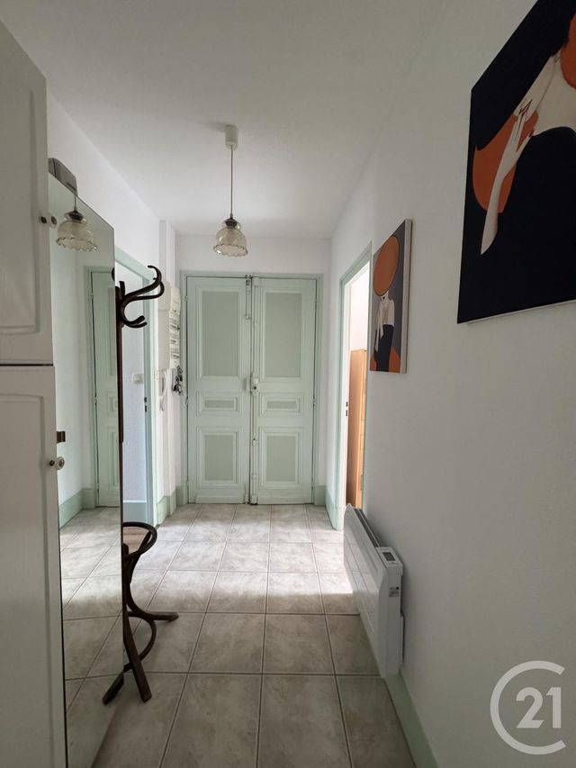 Appartement F3 &agrave; louer - 3 pi&egrave;ces - 58 m2 - Neris Les Bains - 03 - AUVERGNE