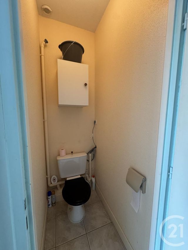 Appartement F3 &agrave; louer - 3 pi&egrave;ces - 58 m2 - Neris Les Bains - 03 - AUVERGNE