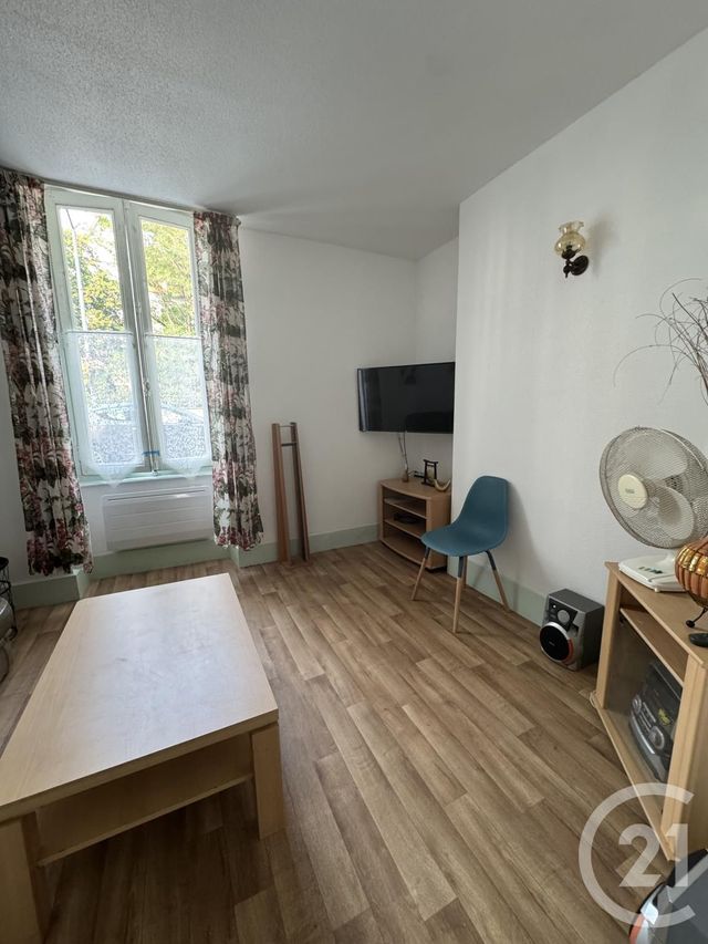 Appartement F3 &agrave; louer - 3 pi&egrave;ces - 58 m2 - Neris Les Bains - 03 - AUVERGNE