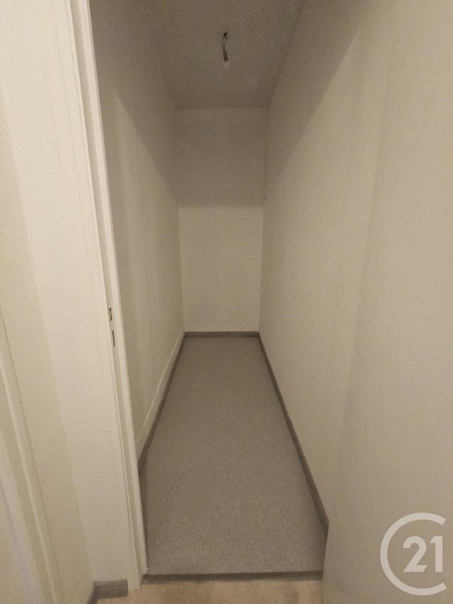 Maison &agrave; louer - 4 pi&egrave;ces - 106 m2 - Domerat - 03 - AUVERGNE