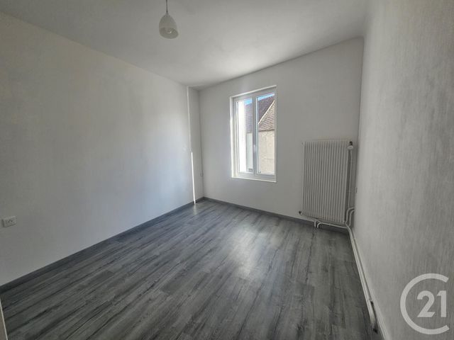 Maison &agrave; louer - 4 pi&egrave;ces - 106 m2 - Domerat - 03 - AUVERGNE