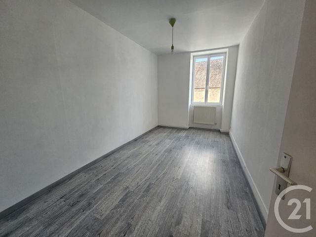 Maison &agrave; louer - 4 pi&egrave;ces - 106 m2 - Domerat - 03 - AUVERGNE