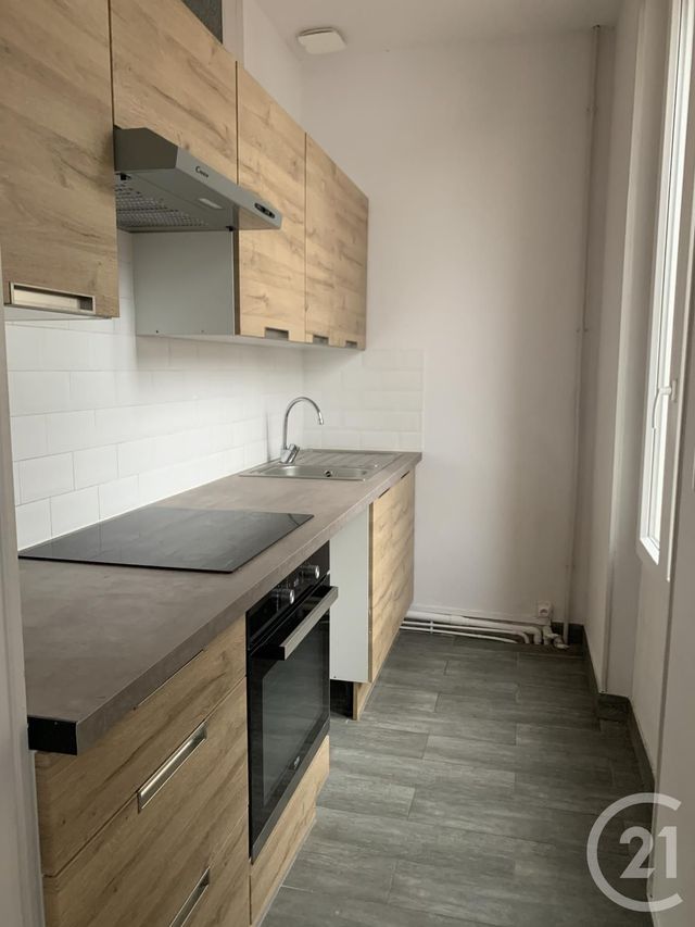 Appartement F3 &agrave; louer - 3 pi&egrave;ces - 58,80 m2 - Montlucon - 03 - AUVERGNE