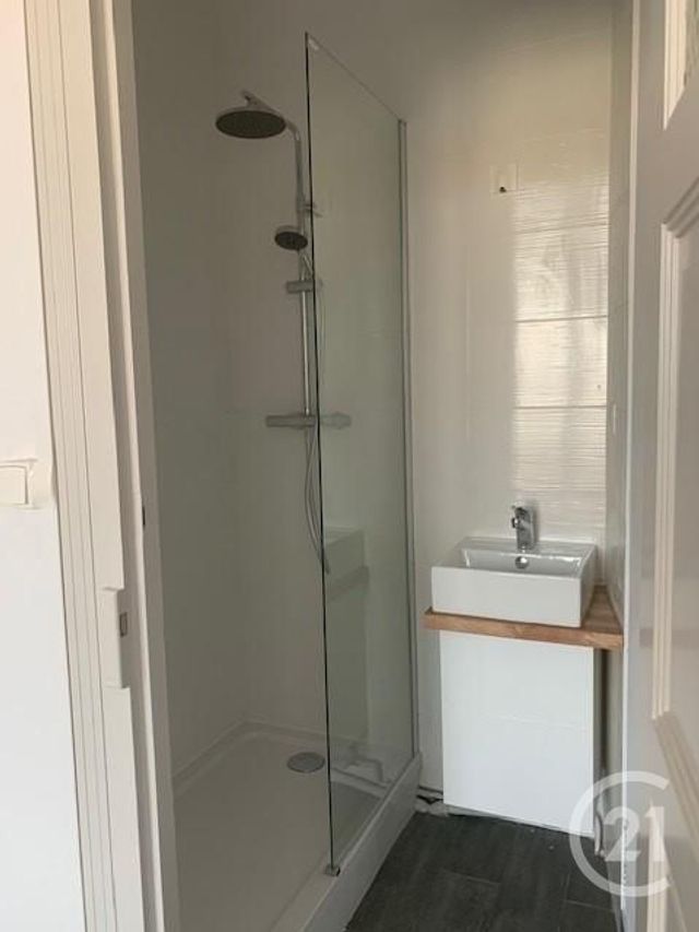 Appartement F3 &agrave; louer - 3 pi&egrave;ces - 58,80 m2 - Montlucon - 03 - AUVERGNE
