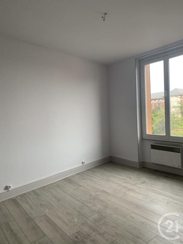 Appartement F3 &agrave; louer - 3 pi&egrave;ces - 58,80 m2 - Montlucon - 03 - AUVERGNE