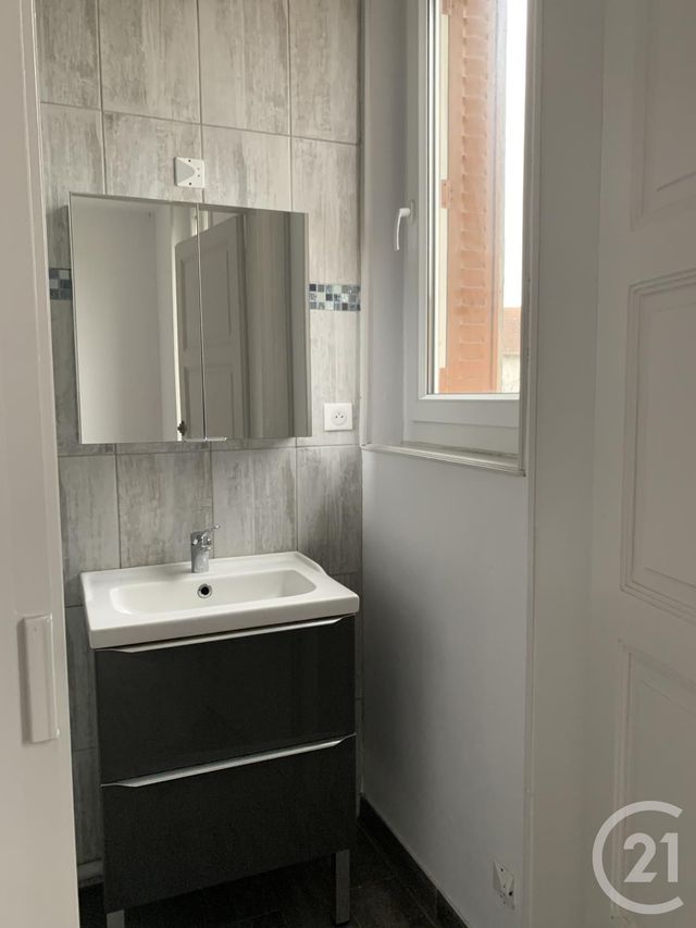 Appartement F3 &agrave; louer - 3 pi&egrave;ces - 58,80 m2 - Montlucon - 03 - AUVERGNE