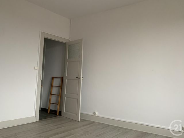 Appartement F3 &agrave; louer - 3 pi&egrave;ces - 58,80 m2 - Montlucon - 03 - AUVERGNE