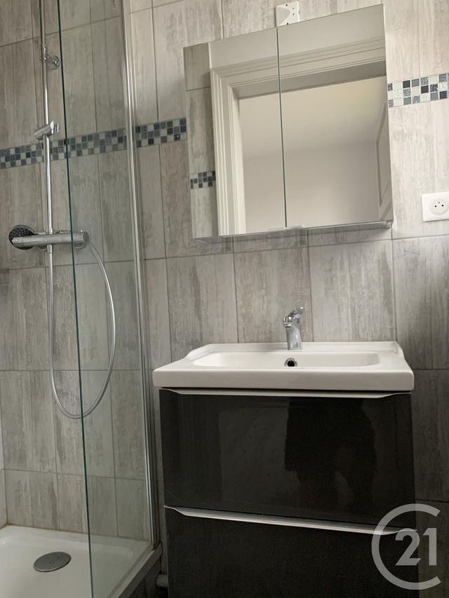 Appartement F3 &agrave; louer - 3 pi&egrave;ces - 58,80 m2 - Montlucon - 03 - AUVERGNE