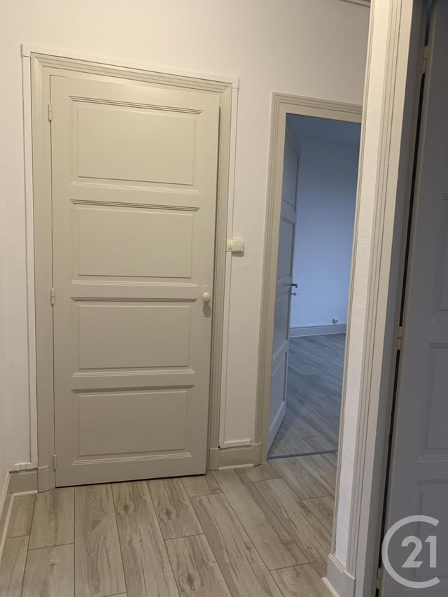 Appartement F3 &agrave; louer - 3 pi&egrave;ces - 58,80 m2 - Montlucon - 03 - AUVERGNE