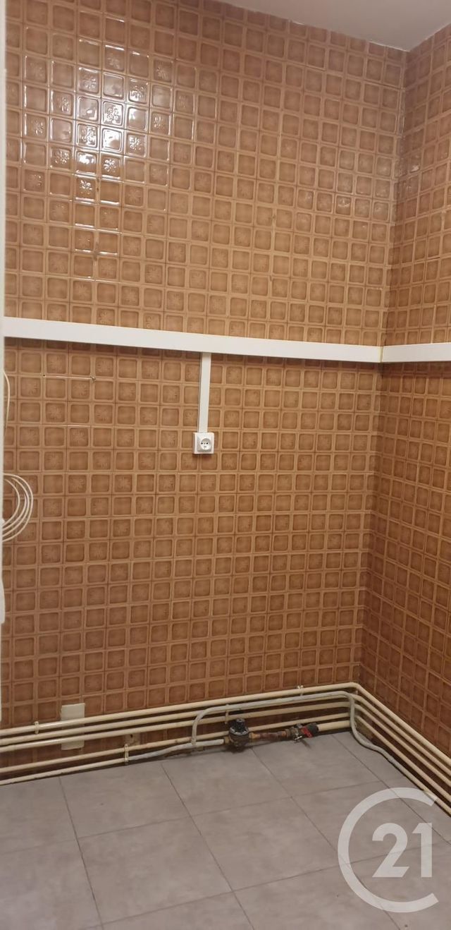 Maison &agrave; louer - 4 pi&egrave;ces - 90 m2 - Desertines - 03 - AUVERGNE