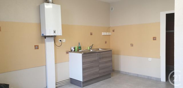 Maison &agrave; louer - 4 pi&egrave;ces - 90 m2 - Desertines - 03 - AUVERGNE