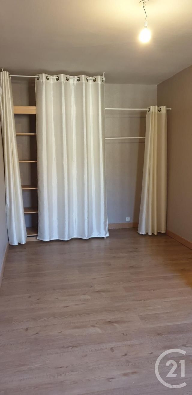 Maison &agrave; louer - 4 pi&egrave;ces - 90 m2 - Desertines - 03 - AUVERGNE