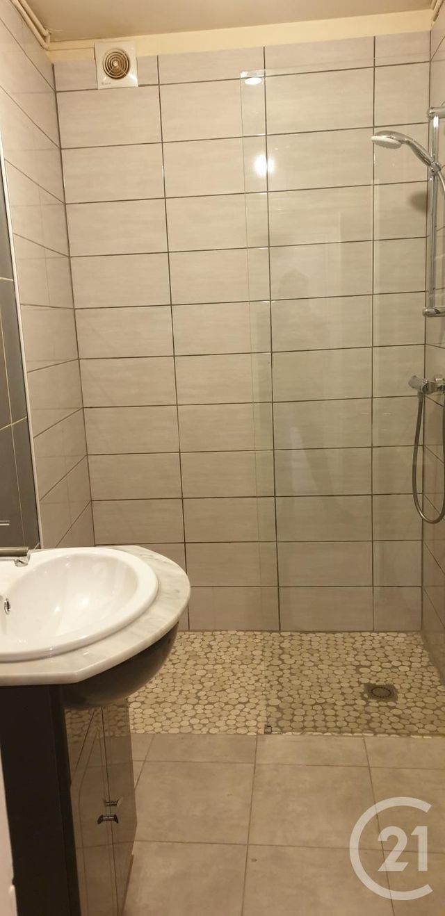 Maison &agrave; louer - 4 pi&egrave;ces - 90 m2 - Desertines - 03 - AUVERGNE
