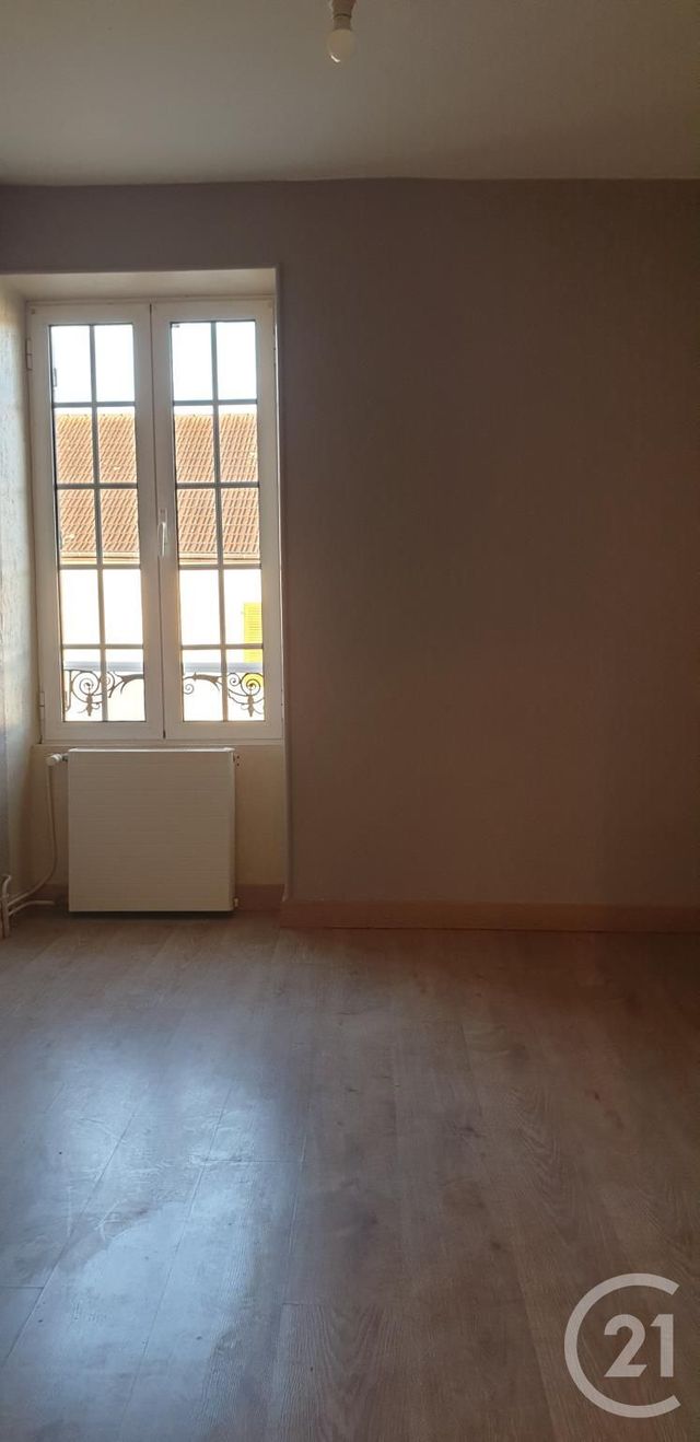 Maison &agrave; louer - 4 pi&egrave;ces - 90 m2 - Desertines - 03 - AUVERGNE