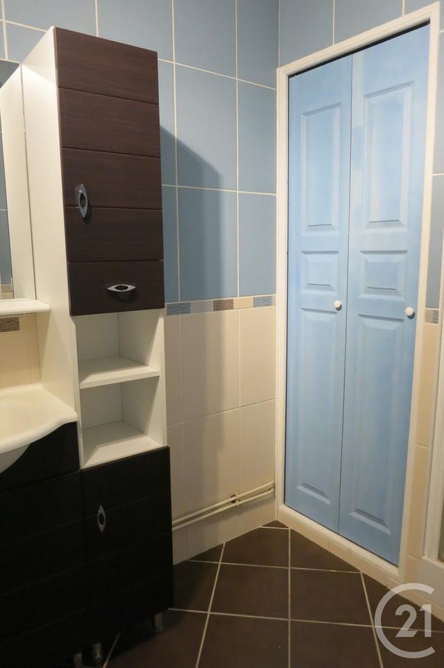 Appartement F2 &agrave; louer - 2 pi&egrave;ces - 55 m2 - Montlucon - 03 - AUVERGNE