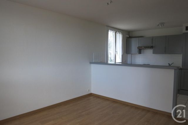 Appartement F2 &agrave; louer - 2 pi&egrave;ces - 55 m2 - Montlucon - 03 - AUVERGNE