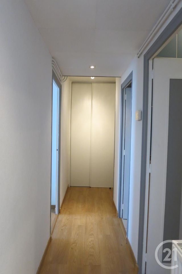 Appartement F2 &agrave; louer - 2 pi&egrave;ces - 55 m2 - Montlucon - 03 - AUVERGNE