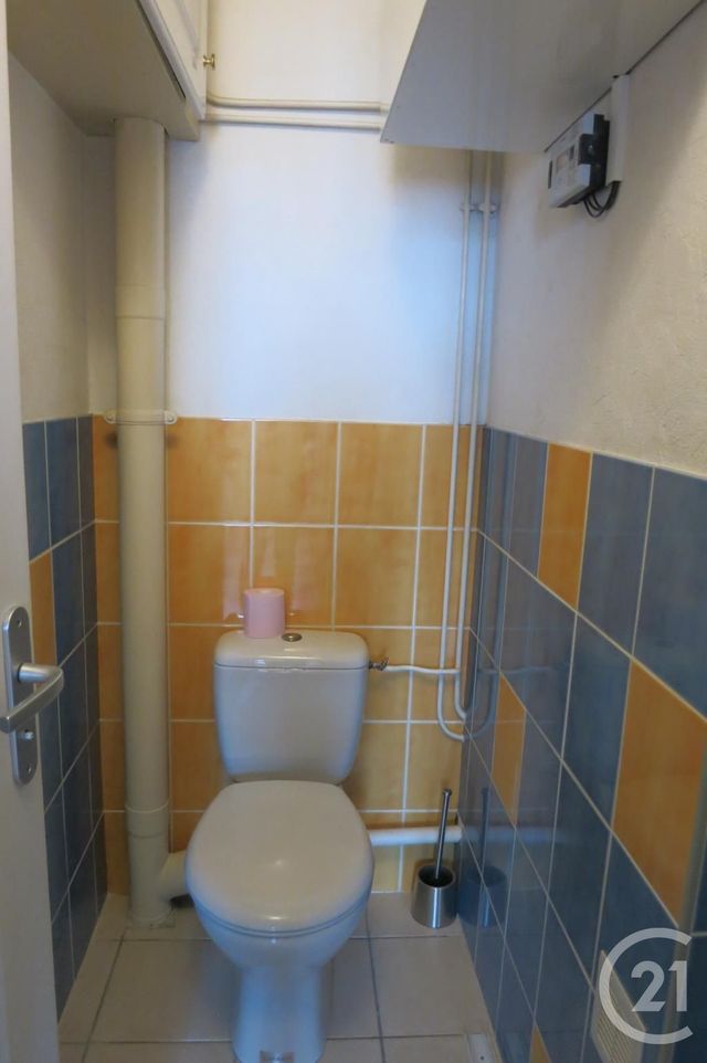 Appartement F2 &agrave; louer - 2 pi&egrave;ces - 55 m2 - Montlucon - 03 - AUVERGNE