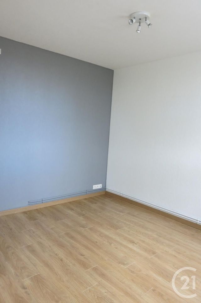Appartement F2 &agrave; louer - 2 pi&egrave;ces - 55 m2 - Montlucon - 03 - AUVERGNE