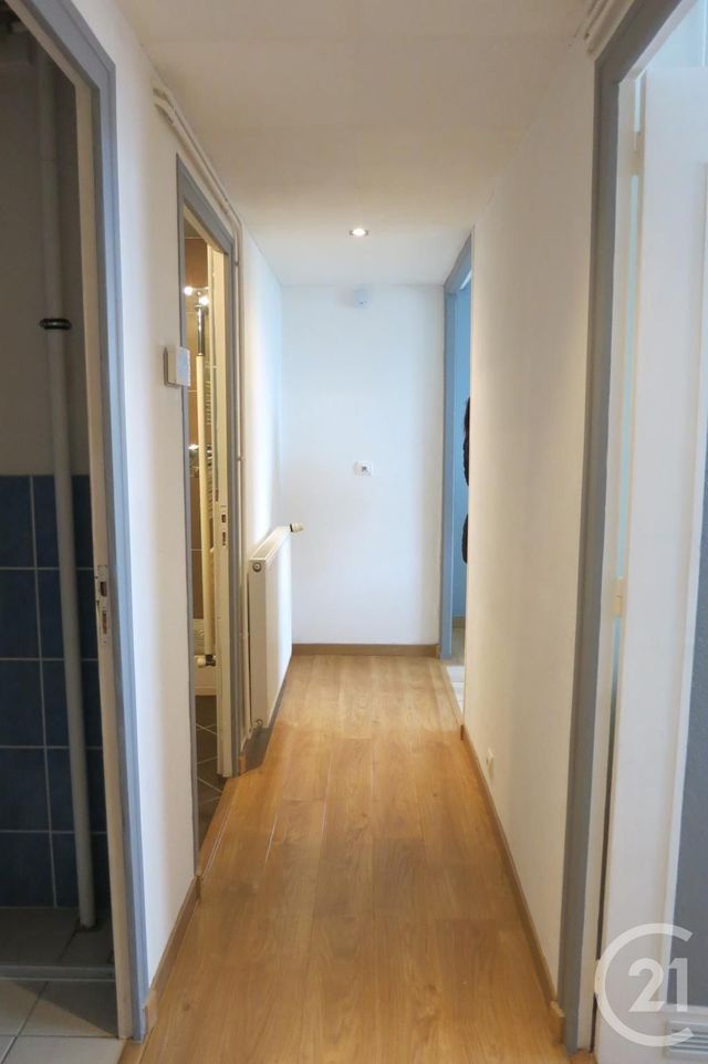 Appartement F2 &agrave; louer - 2 pi&egrave;ces - 55 m2 - Montlucon - 03 - AUVERGNE