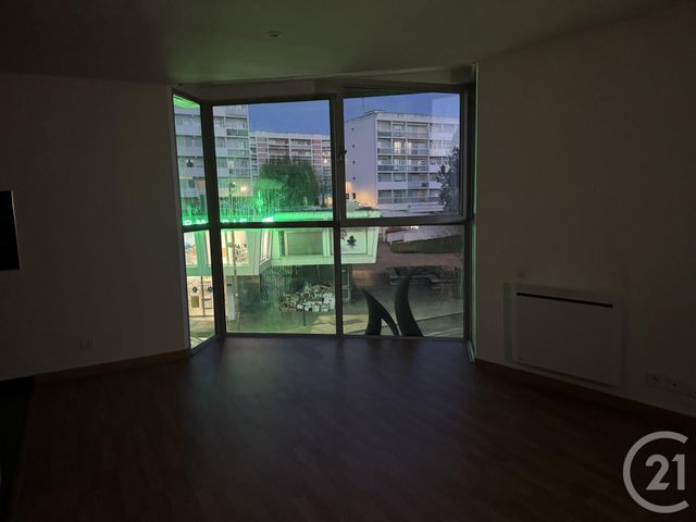 Appartement F3 &agrave; louer - 3 pi&egrave;ces - 57,67 m2 - Montlucon - 03 - AUVERGNE