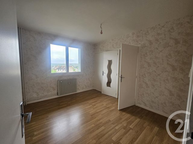 Appartement &agrave; louer - 3 pi&egrave;ces - 61 m2 - Montlucon - 03 - AUVERGNE