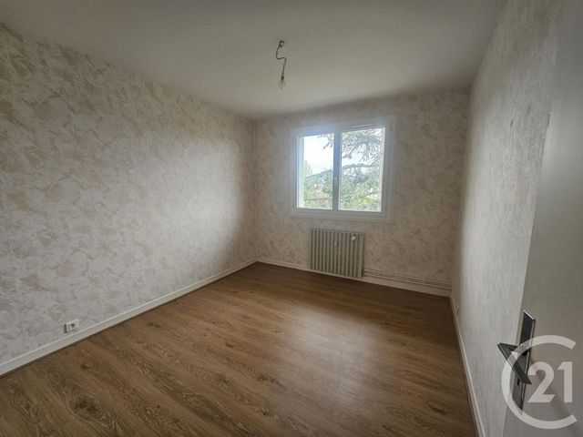 Appartement &agrave; louer - 3 pi&egrave;ces - 61 m2 - Montlucon - 03 - AUVERGNE