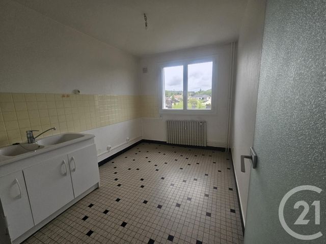 Appartement &agrave; louer - 3 pi&egrave;ces - 61 m2 - Montlucon - 03 - AUVERGNE