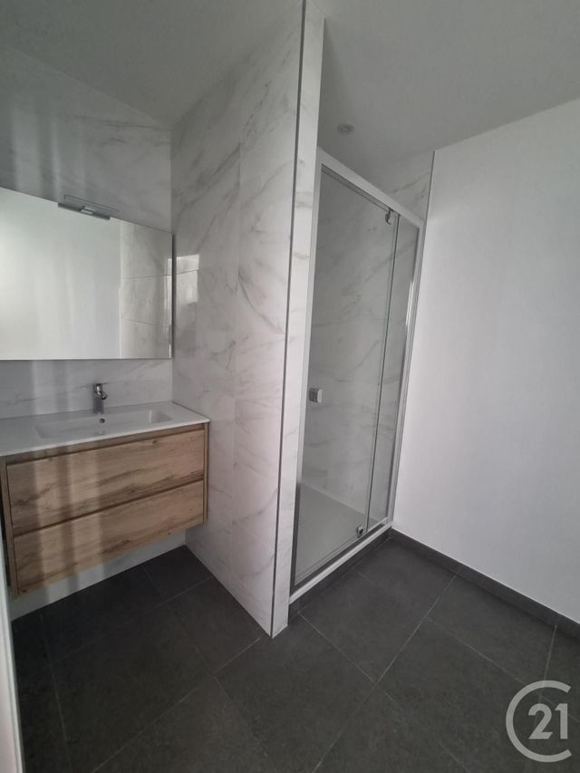 Appartement F2 &agrave; louer - 2 pi&egrave;ces - 48,86 m2 - Montlucon - 03 - AUVERGNE