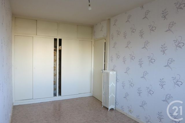 Appartement F1 &agrave; louer - 1 pi&egrave;ce - 35 m2 - Commentry - 03 - AUVERGNE