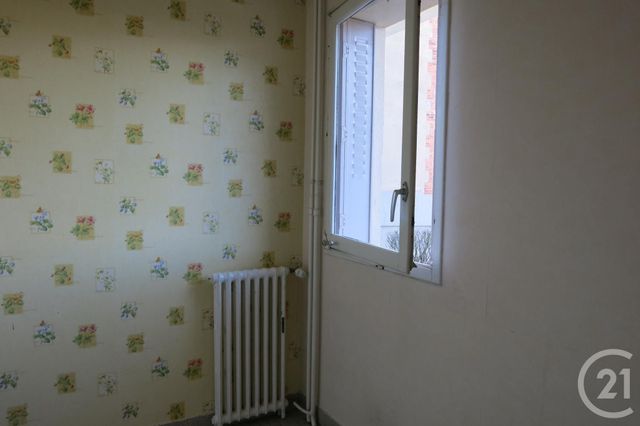 Appartement F1 &agrave; louer - 1 pi&egrave;ce - 35 m2 - Commentry - 03 - AUVERGNE