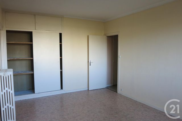 Appartement F1 &agrave; louer - 1 pi&egrave;ce - 35 m2 - Commentry - 03 - AUVERGNE