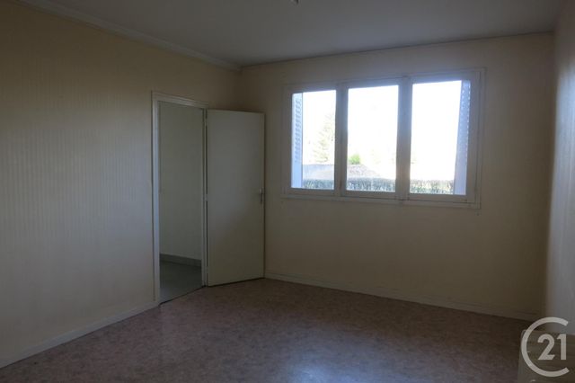 Appartement F1 &agrave; louer - 1 pi&egrave;ce - 35 m2 - Commentry - 03 - AUVERGNE
