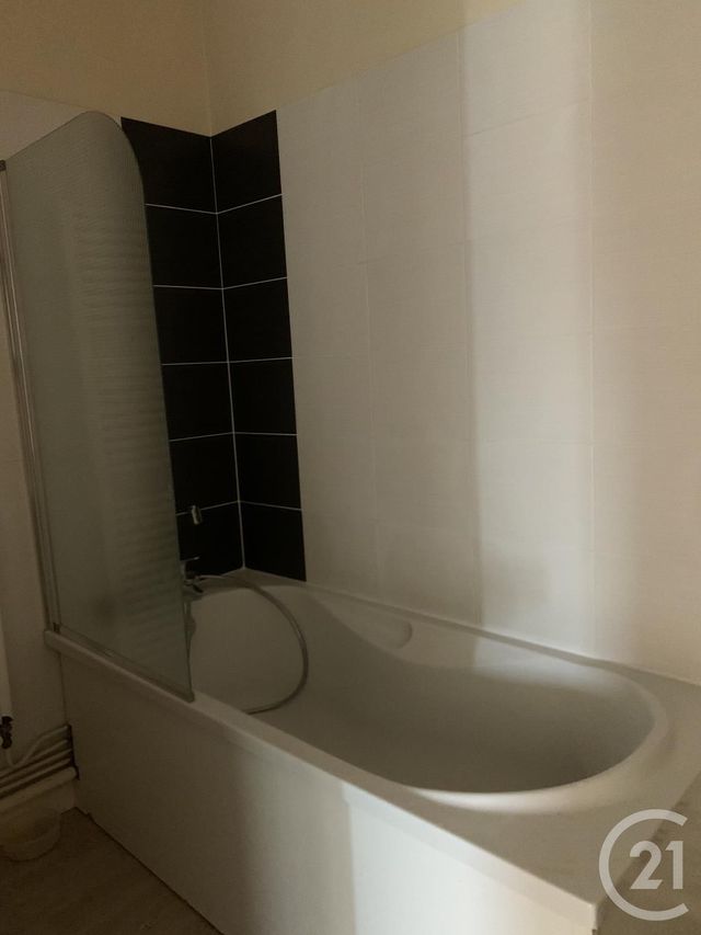 Appartement F3 &agrave; louer - 3 pi&egrave;ces - 92,82 m2 - Neris Les Bains - 03 - AUVERGNE