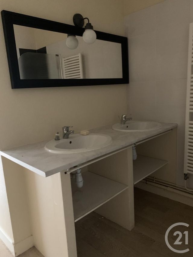 Appartement F3 &agrave; louer - 3 pi&egrave;ces - 92,82 m2 - Neris Les Bains - 03 - AUVERGNE