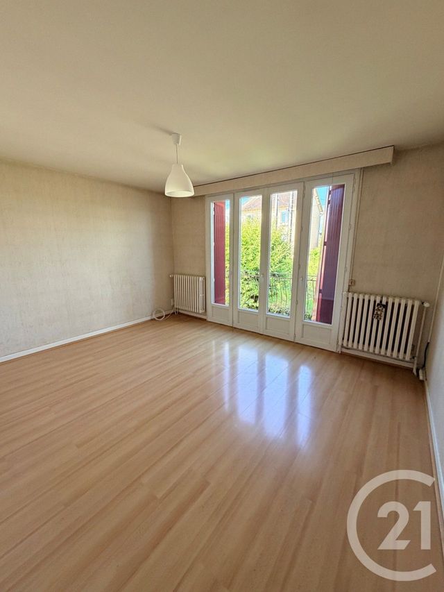 Maison &agrave; louer - 3 pi&egrave;ces - 91,91 m2 - Desertines - 03 - AUVERGNE