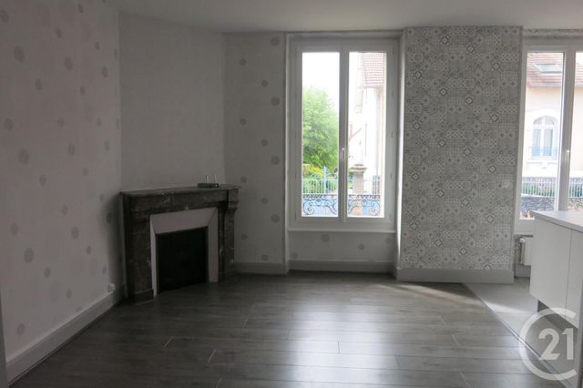 Appartement &agrave; louer - 3 pi&egrave;ces - 80 m2 - Montlucon - 03 - AUVERGNE