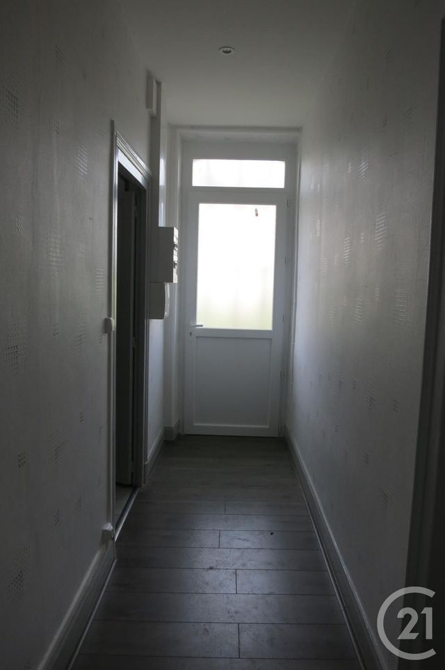 Appartement &agrave; louer - 3 pi&egrave;ces - 80 m2 - Montlucon - 03 - AUVERGNE