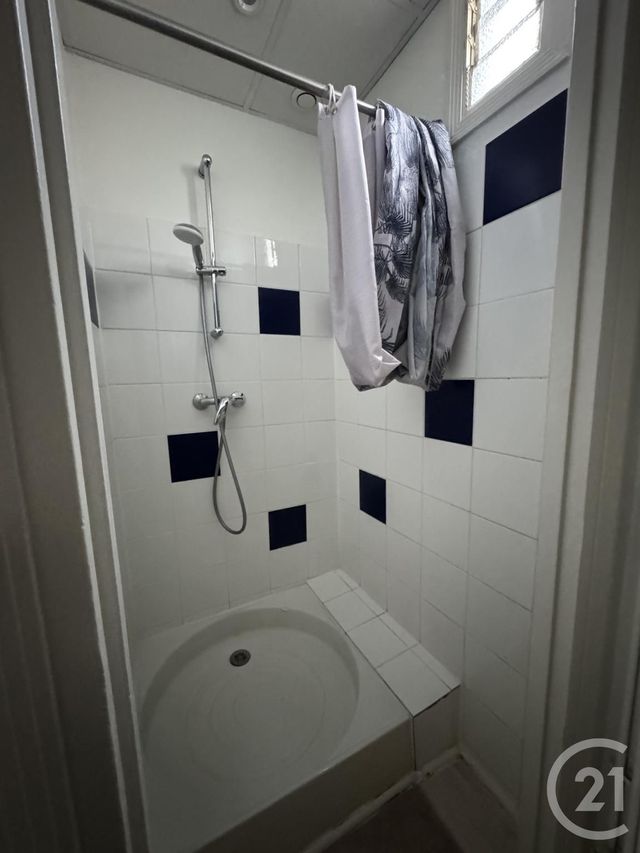 Appartement F1 bis &agrave; louer - 2 pi&egrave;ces - 30 m2 - Montlucon - 03 - AUVERGNE