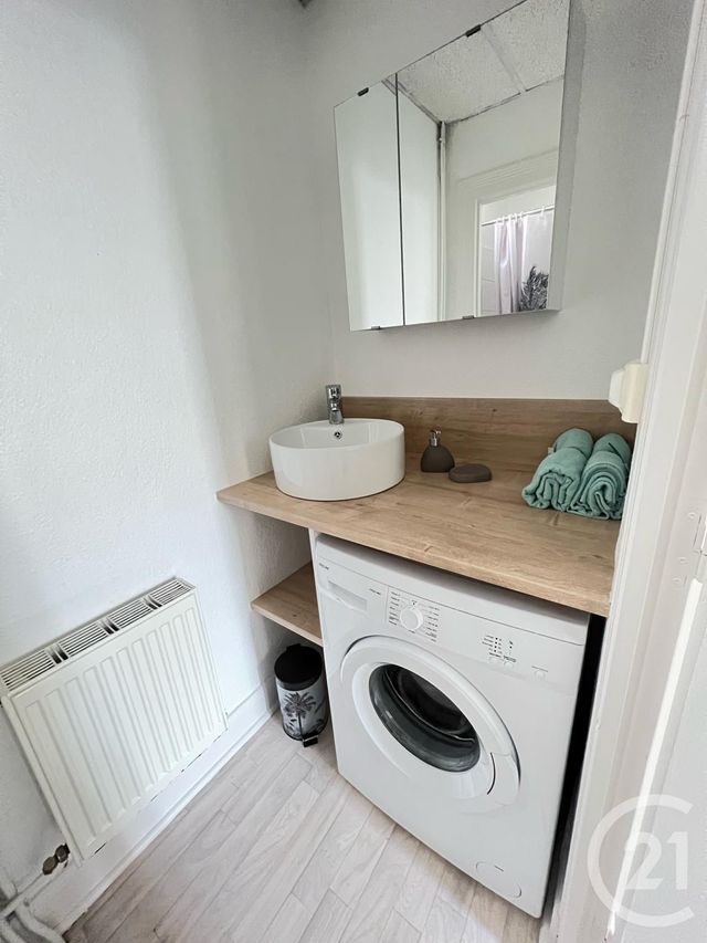Appartement F1 bis &agrave; louer - 2 pi&egrave;ces - 30 m2 - Montlucon - 03 - AUVERGNE